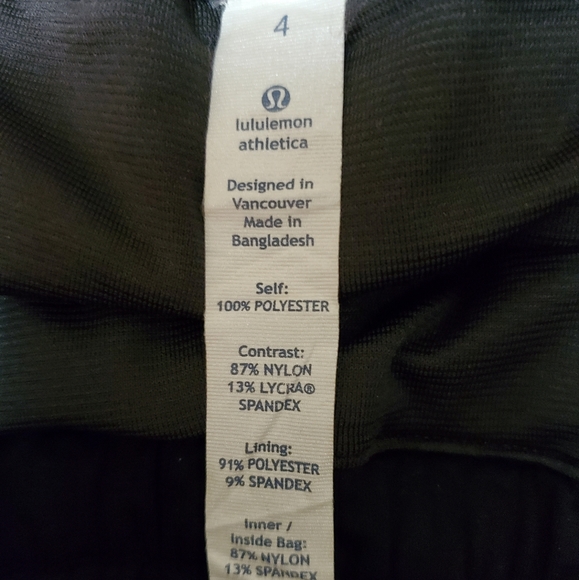 Lululemon Run Tracker Short II Size 4 - Picture 9 of 9